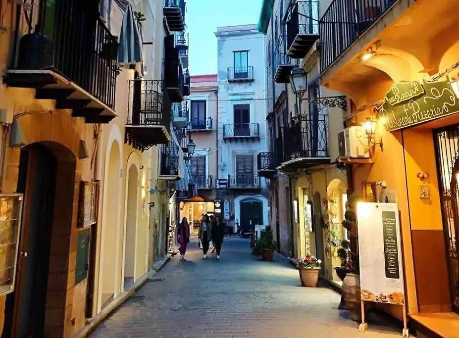 Casa Vacanze U Passiu Cefalu Italy